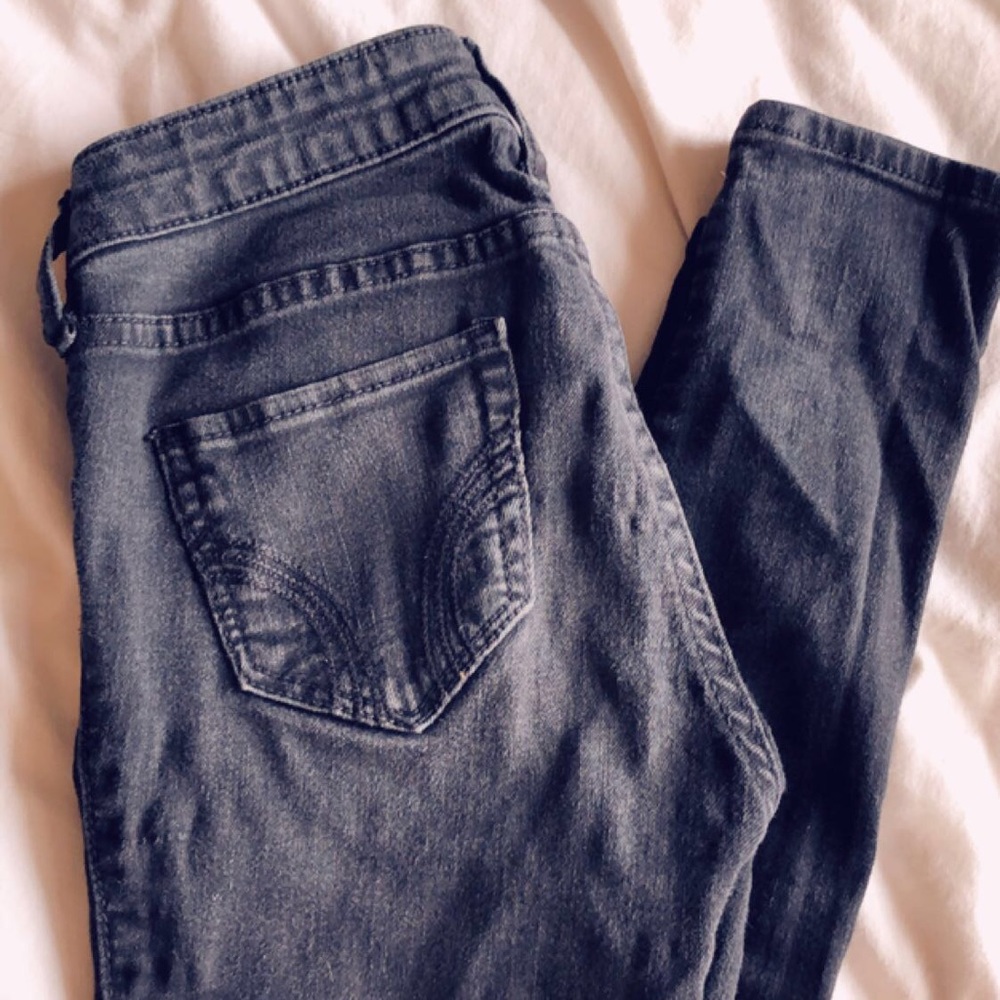 Black hollister skinny jeans
